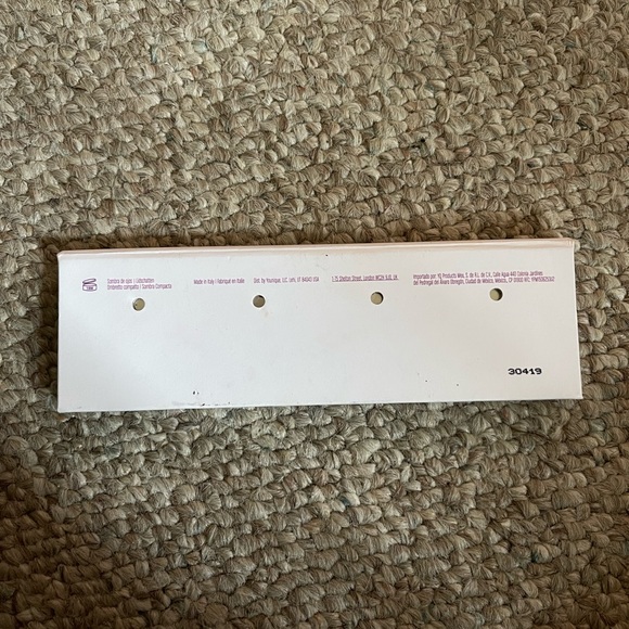 Younique eyeshadow - Picture 5 of 5